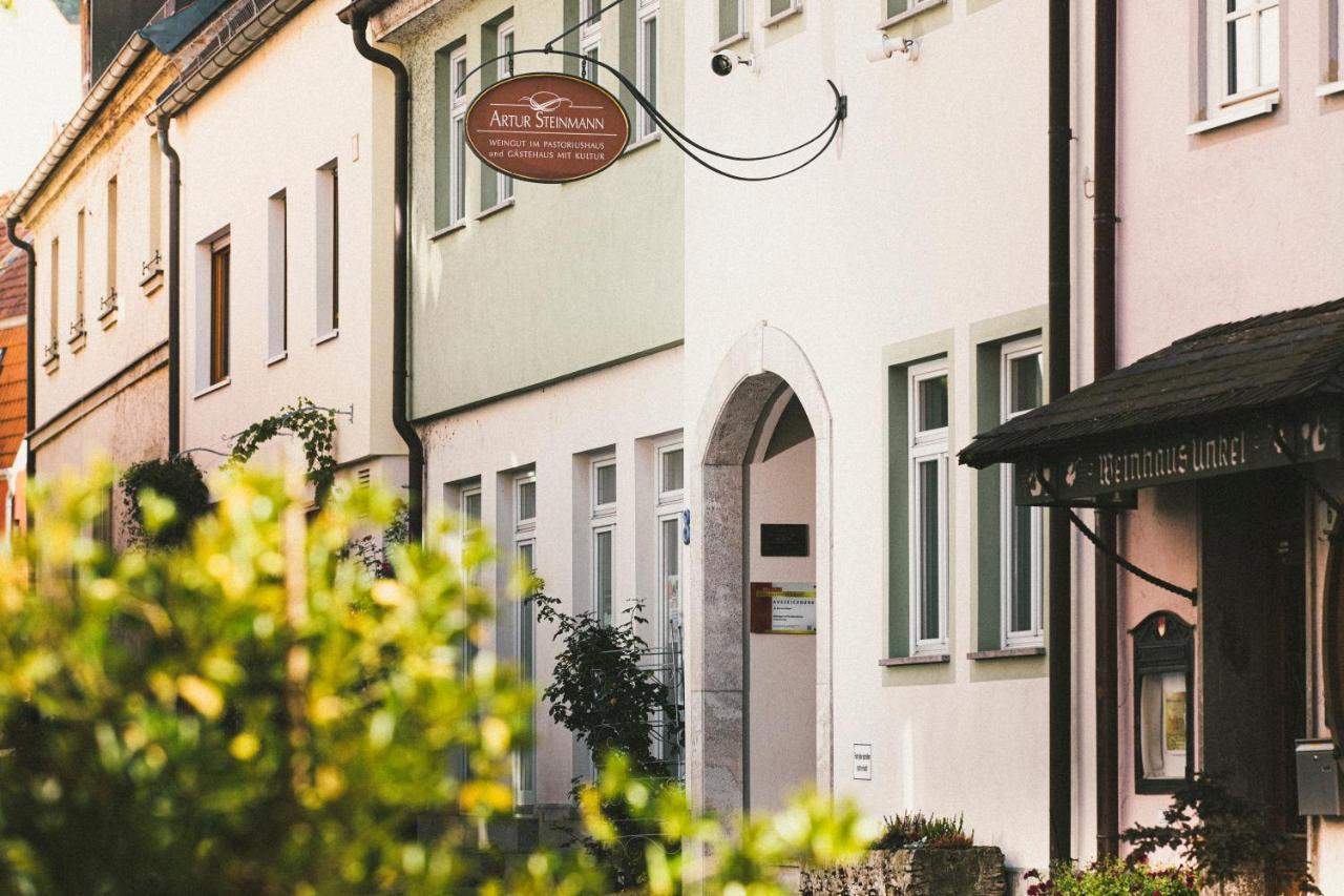 Weingut Pastoriushaus - Artur Steinmann Hotel Sommerhausen Bagian luar foto
